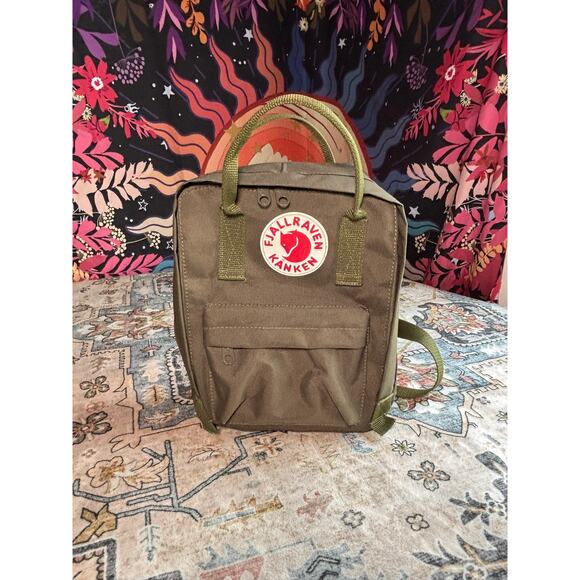 Fjallraven Kanken Mini Backpack Water Resistant Outdoor Small Travel Bag Green - Picture 1 of 12